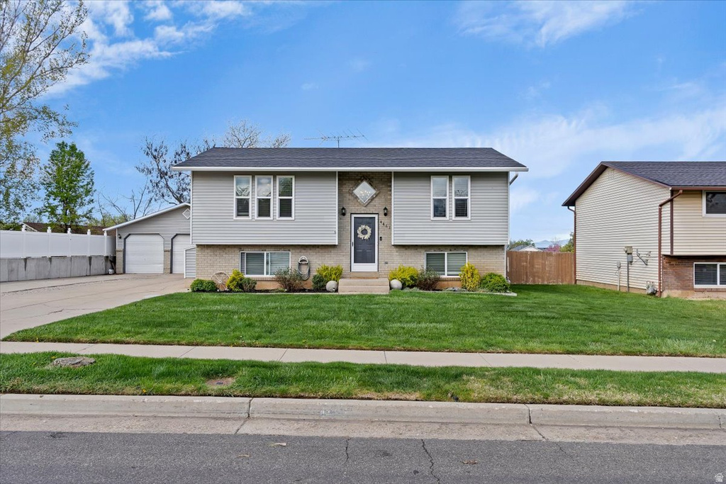 4463 S 2900 W Roy, UT 84067