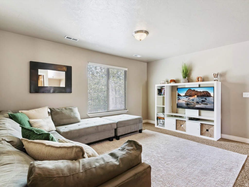 3257 W STOKER CV South Jordan, UT 84095