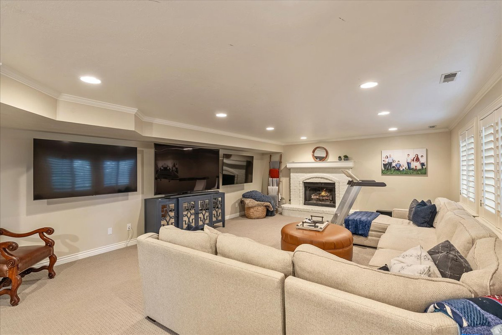 1095 E MARIWOOD CIR North Salt Lake, UT 84054