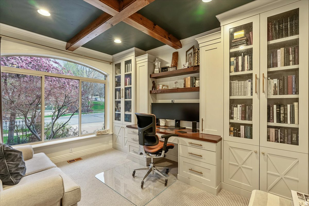 1095 E MARIWOOD CIR North Salt Lake, UT 84054