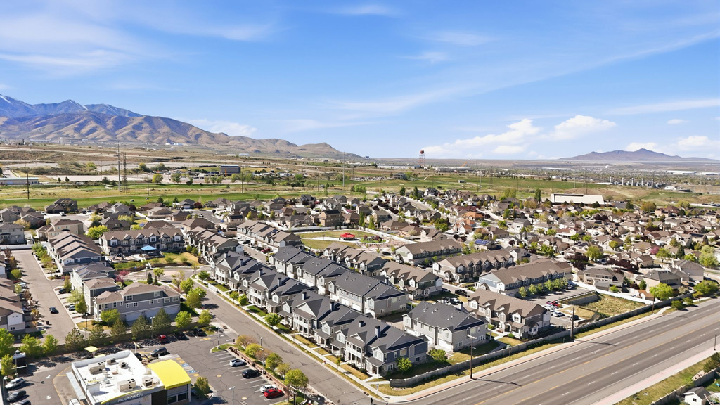 5658 W ISLAND RIDGE DR West Valley City, UT 84118