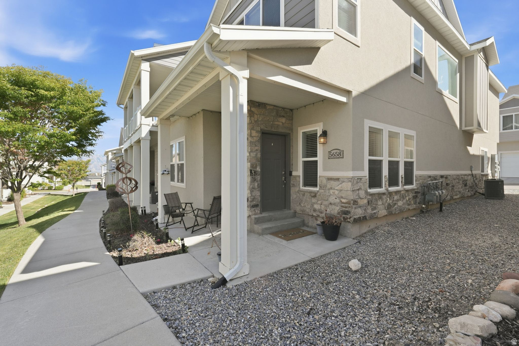 5658 W ISLAND RIDGE DR West Valley City, UT 84118