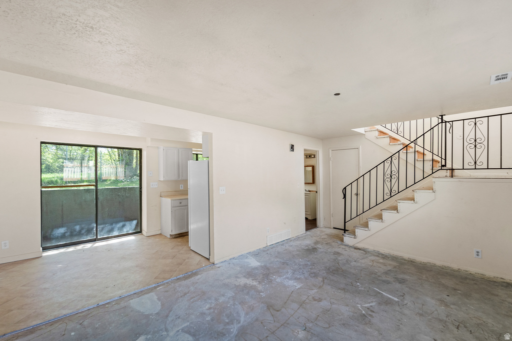 666 E LARCHWOOD DR Midvale, UT 84047