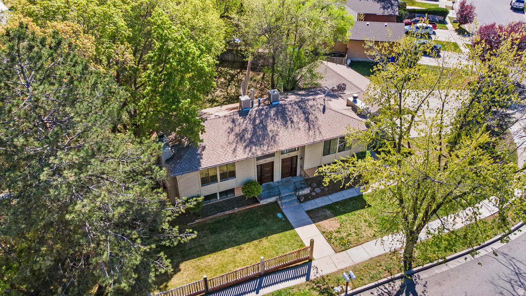 666 E LARCHWOOD DR Midvale, UT 84047