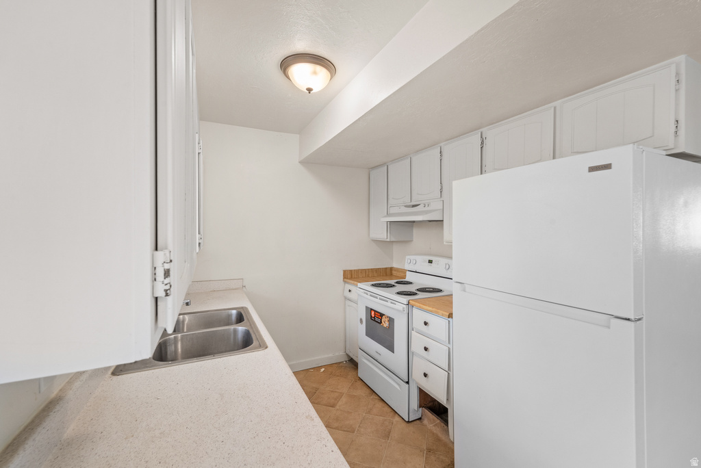 666 E LARCHWOOD DR Midvale, UT 84047