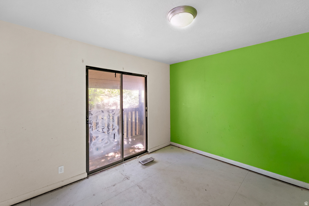 666 E LARCHWOOD DR Midvale, UT 84047