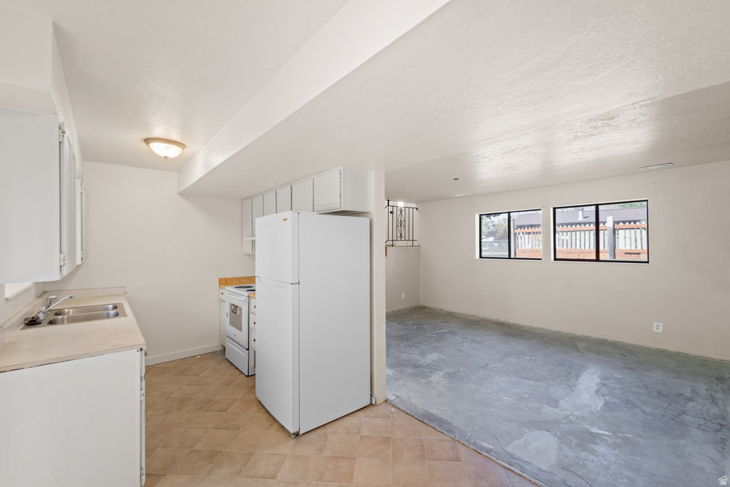 666 E LARCHWOOD DR Midvale, UT 84047