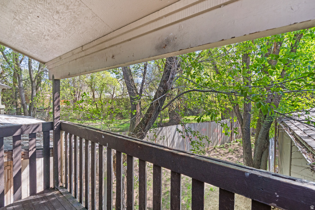 666 E LARCHWOOD DR Midvale, UT 84047