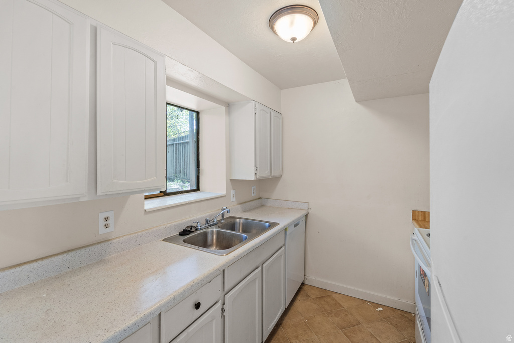 666 E LARCHWOOD DR Midvale, UT 84047