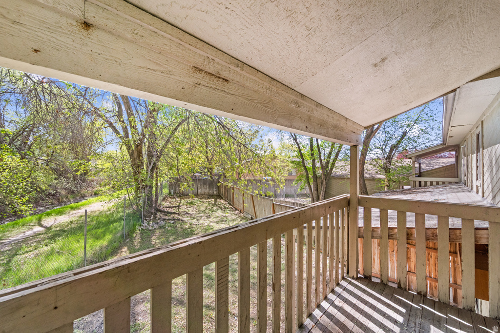 666 E LARCHWOOD DR Midvale, UT 84047