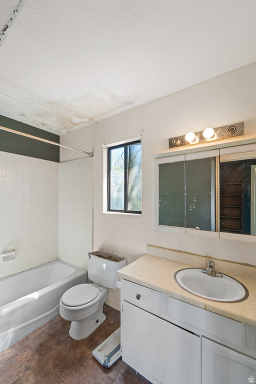 666 E LARCHWOOD DR Midvale, UT 84047