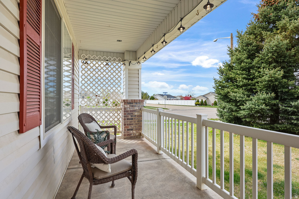 5048 S 4000 W Roy, UT 84067