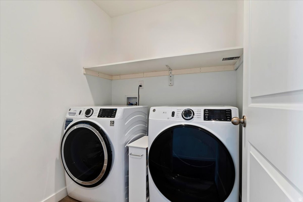 442 N COMMODORE LN Saratoga Springs, UT 84045