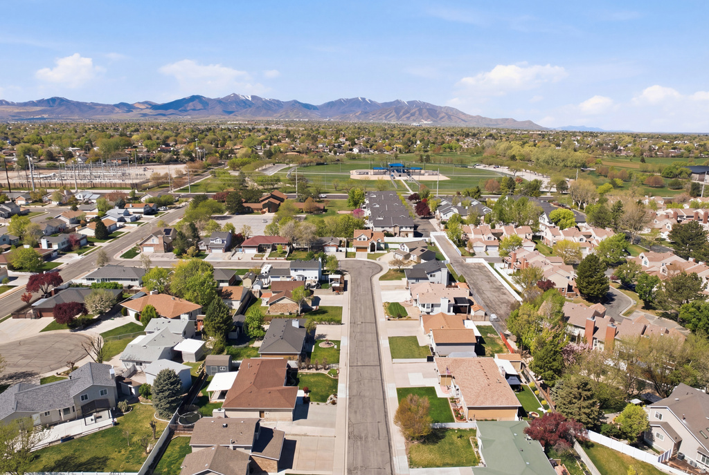 2539 W MASONS MILE DR Taylorsville, UT 84129