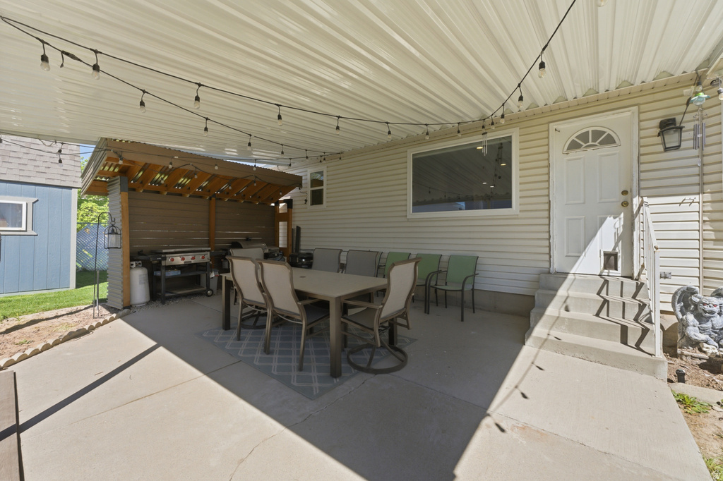 2539 W MASONS MILE DR Taylorsville, UT 84129