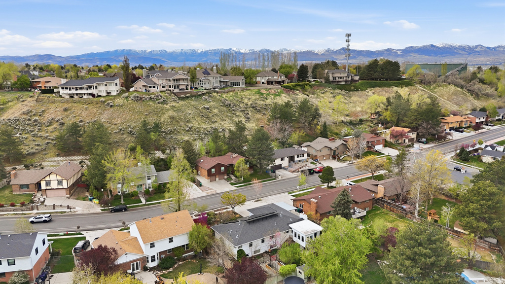 1893 E VISCOUNTI DR Sandy, UT 84093