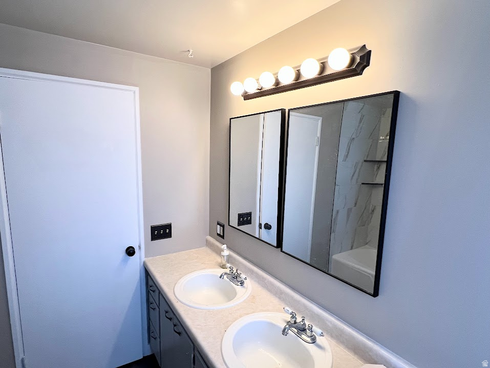 3887 S HALLMARK DR West Valley City, UT 84119