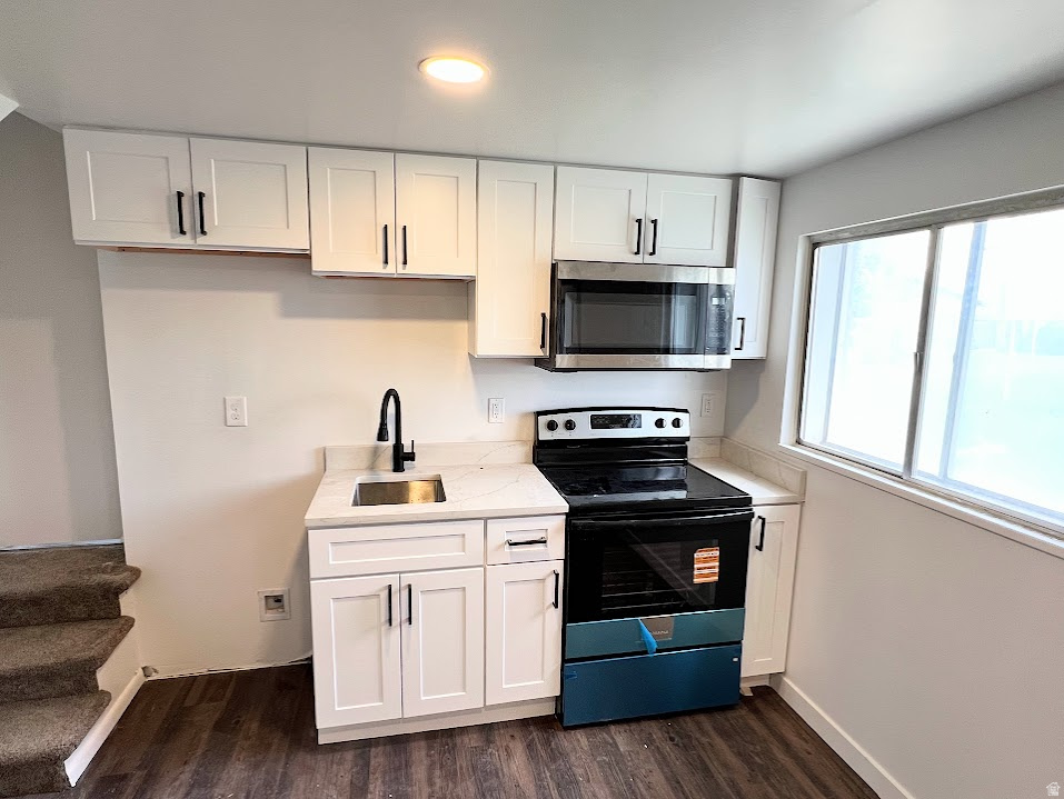 3887 S HALLMARK DR West Valley City, UT 84119