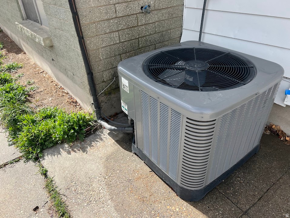 3887 S HALLMARK DR West Valley City, UT 84119