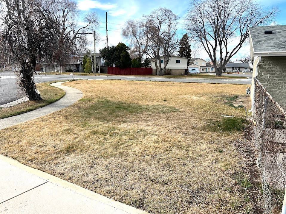 3887 S HALLMARK DR West Valley City, UT 84119