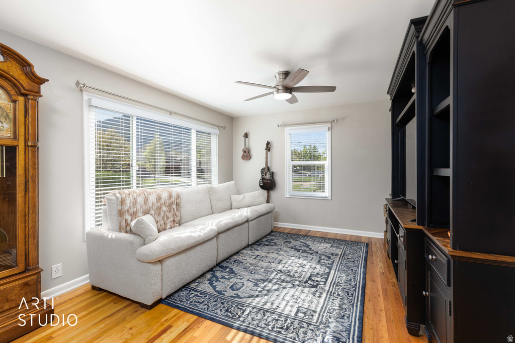 907 S TYLER AVE Ogden, UT 84404