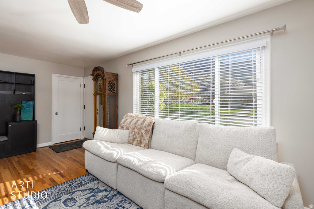 907 S TYLER AVE Ogden, UT 84404