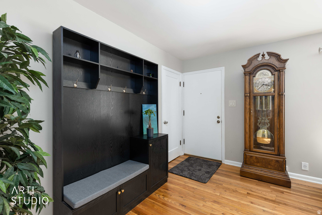 907 S TYLER AVE Ogden, UT 84404