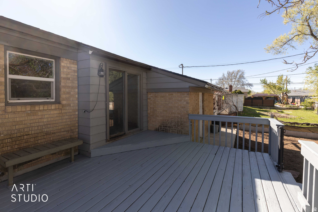 907 S TYLER AVE Ogden, UT 84404