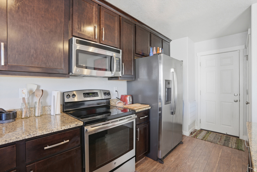 1049 W STONEHAVEN DR North Salt Lake, UT 84054