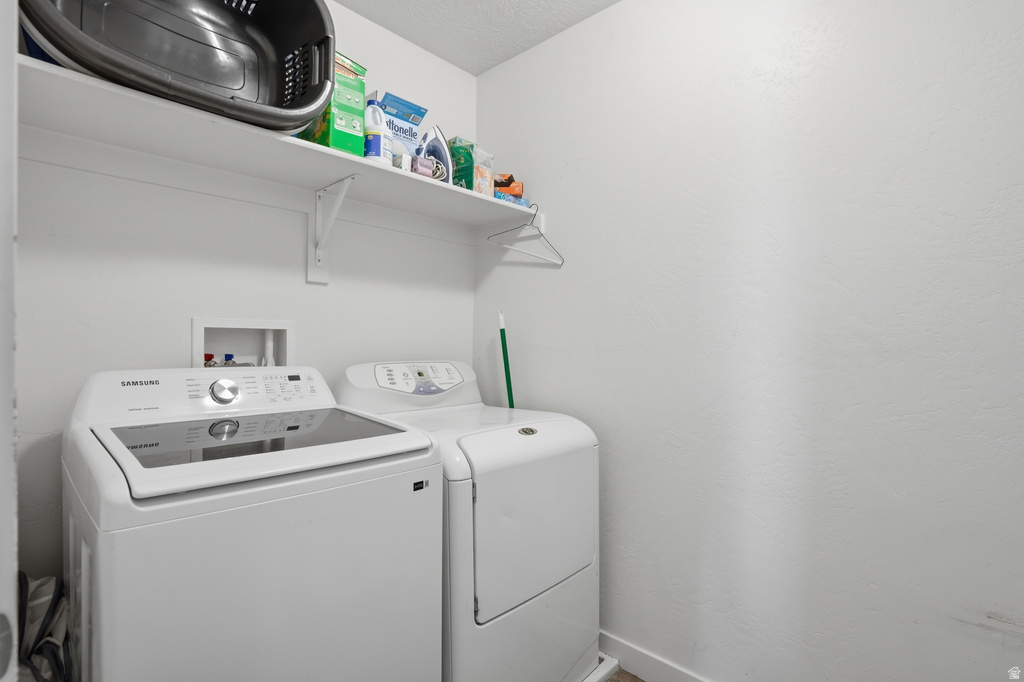 1049 W STONEHAVEN DR North Salt Lake, UT 84054