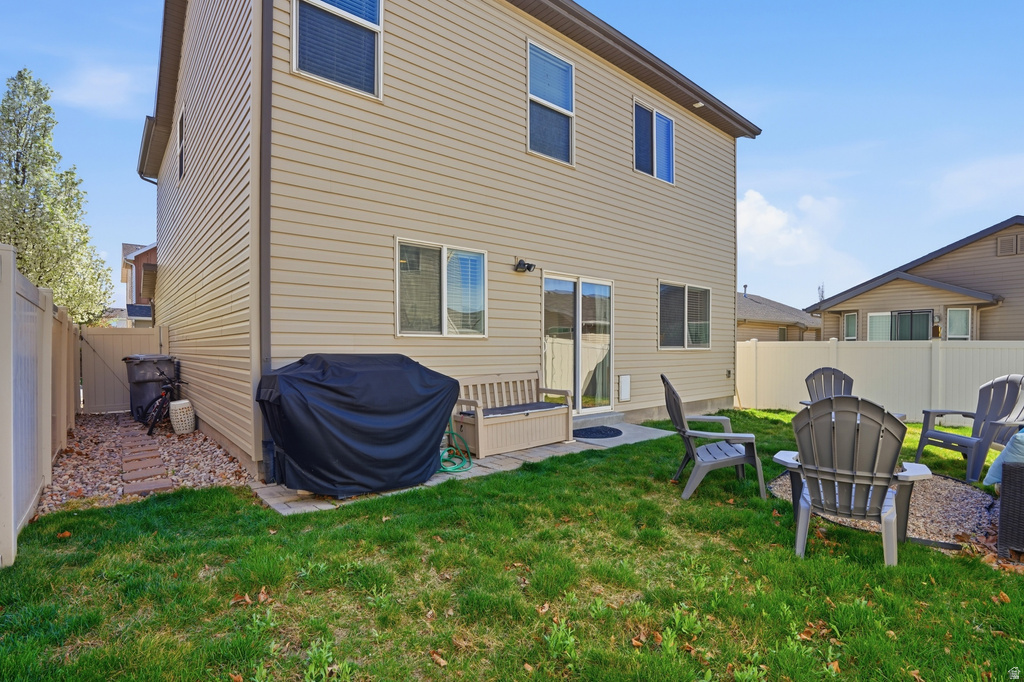 1049 W STONEHAVEN DR North Salt Lake, UT 84054