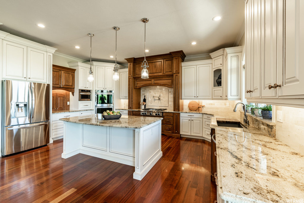 10493 N IVERSON LN Highland, UT 84003