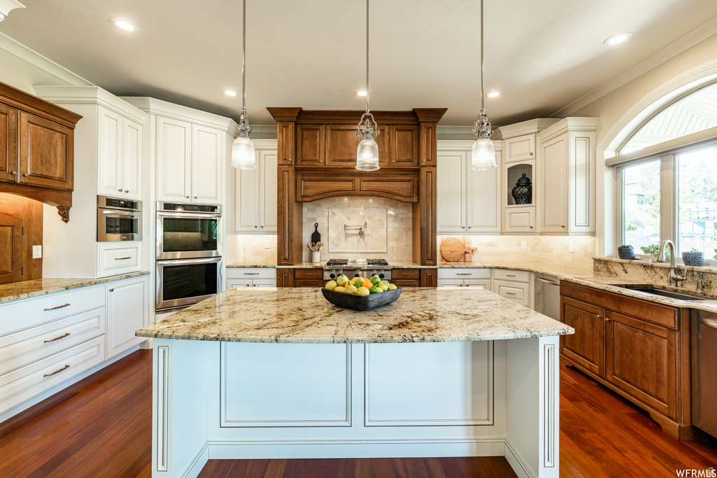 10493 N IVERSON LN Highland, UT 84003