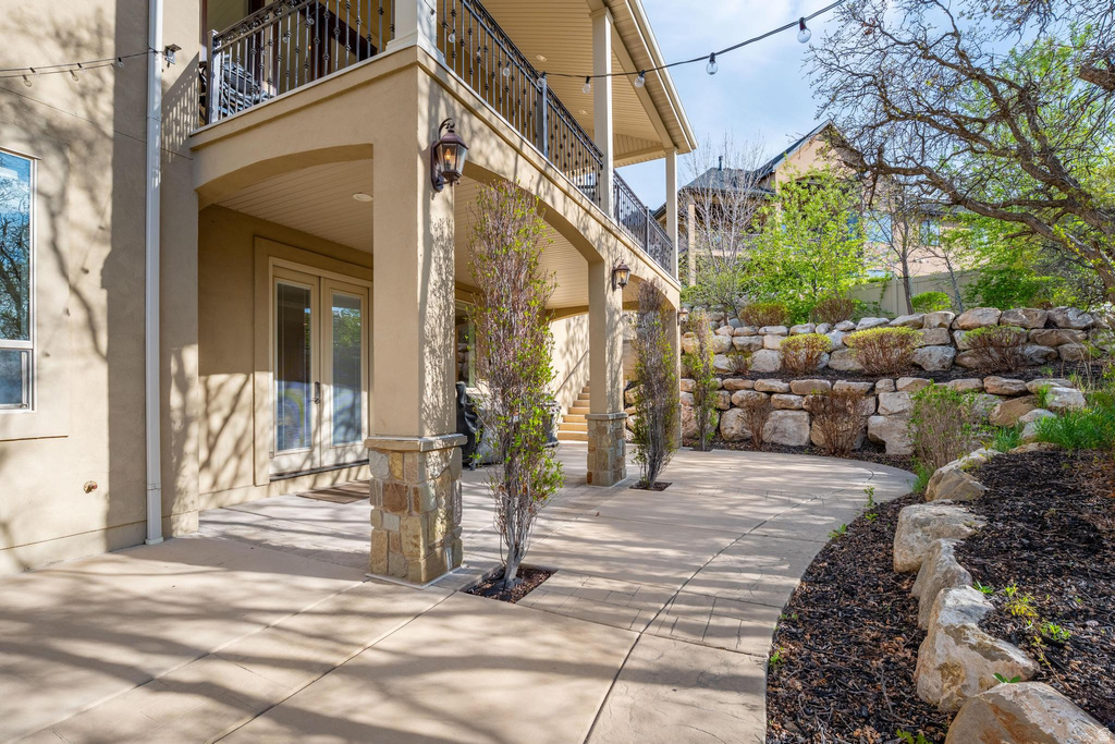 10493 N IVERSON LN Highland, UT 84003