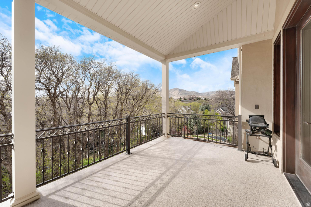 10493 N IVERSON LN Highland, UT 84003