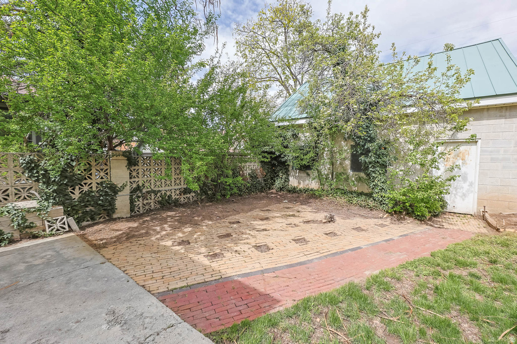 1445 E STRATFORD AVE Salt Lake City, UT 84106