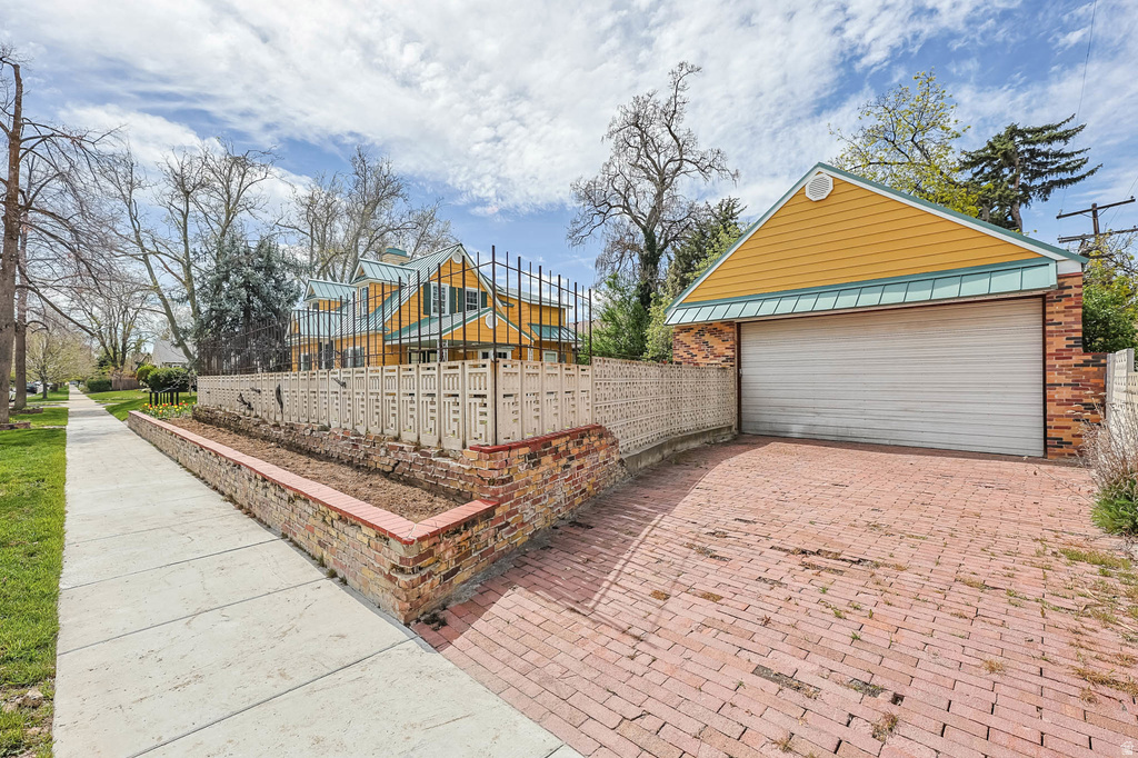 1445 E STRATFORD AVE Salt Lake City, UT 84106