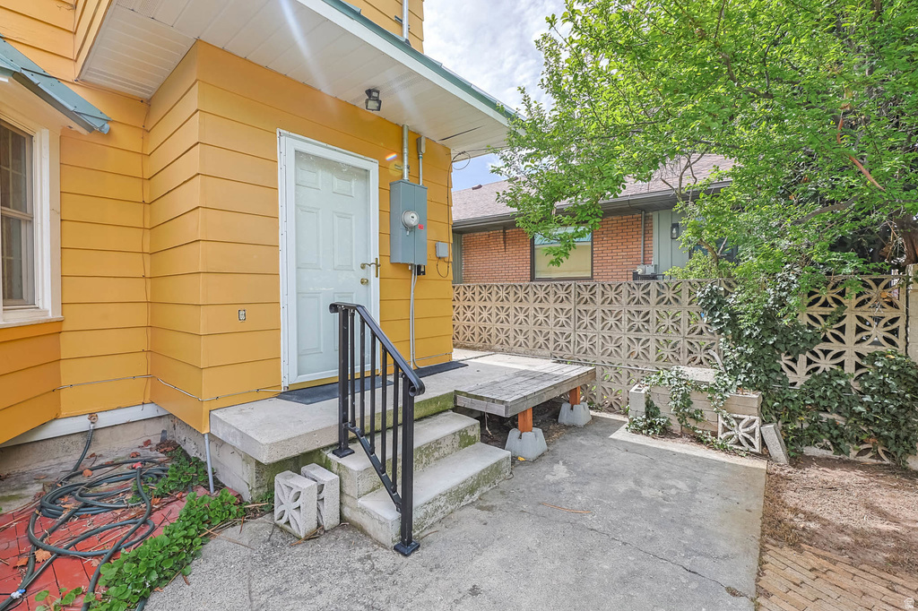 1445 E STRATFORD AVE Salt Lake City, UT 84106