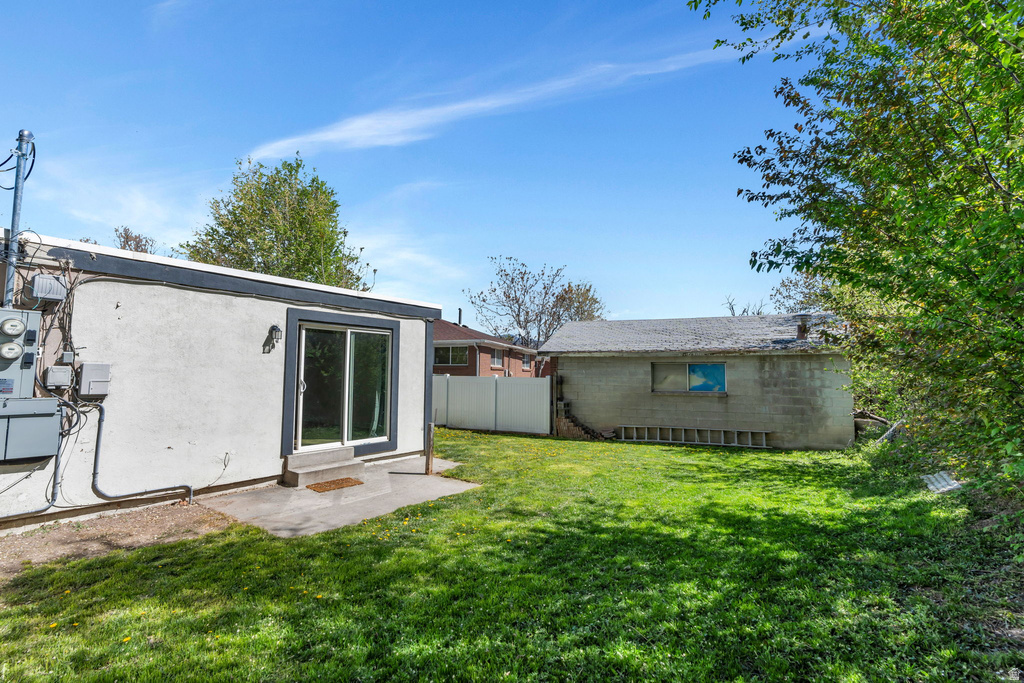 1461 W GILLESPIE AVE Salt Lake City, UT 84104