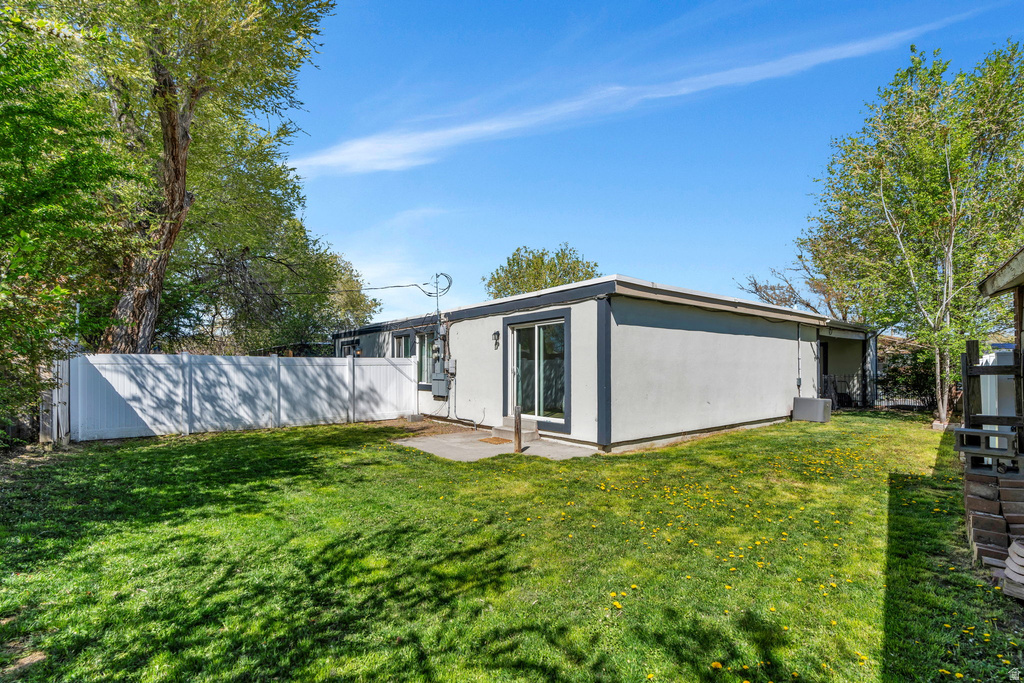 1461 W GILLESPIE AVE Salt Lake City, UT 84104