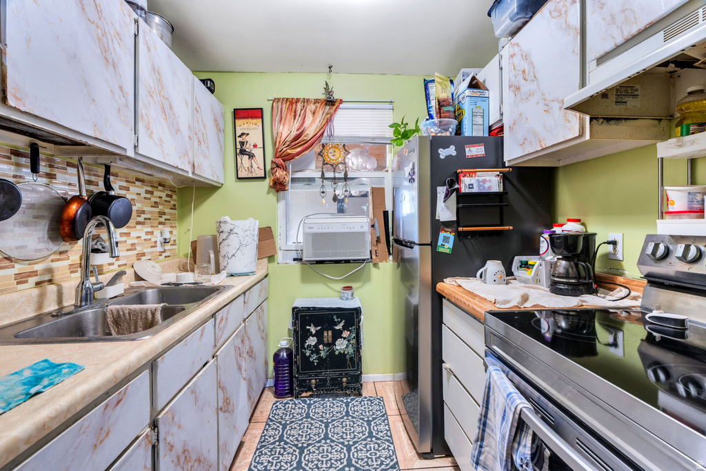 1461 W GILLESPIE AVE Salt Lake City, UT 84104