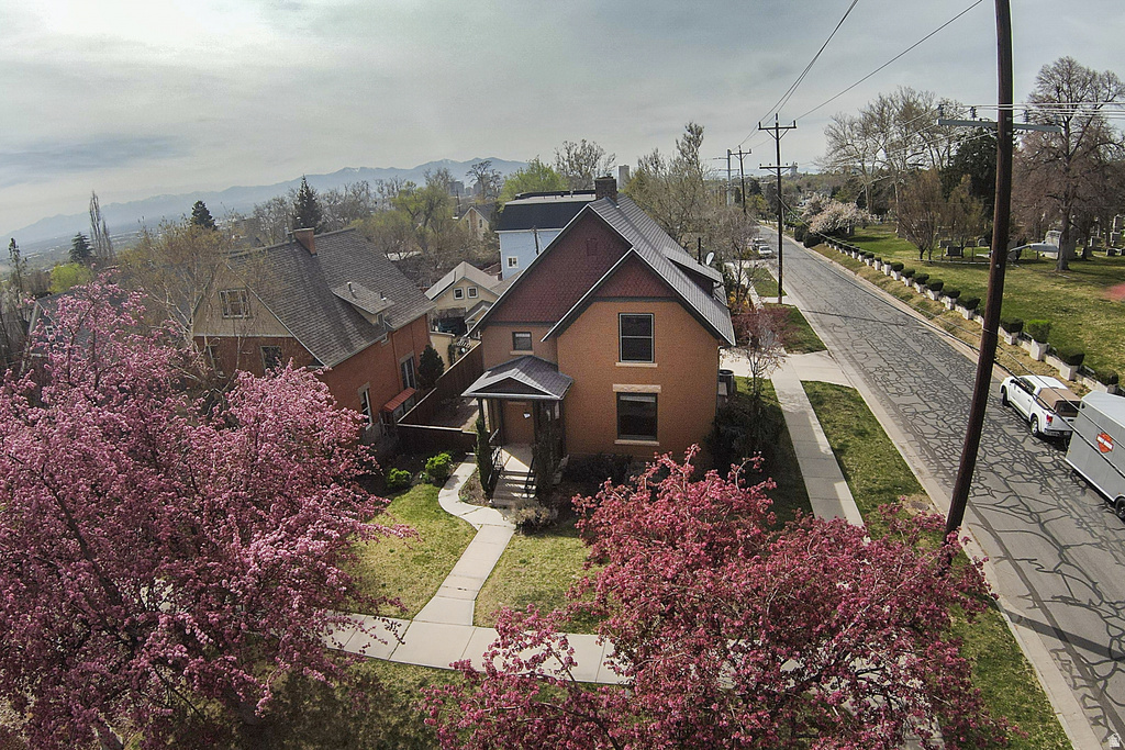 189 N R AVE Salt Lake City, UT 84103