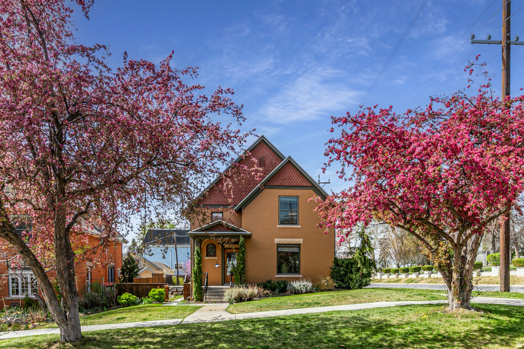 189 N R AVE Salt Lake City, UT 84103