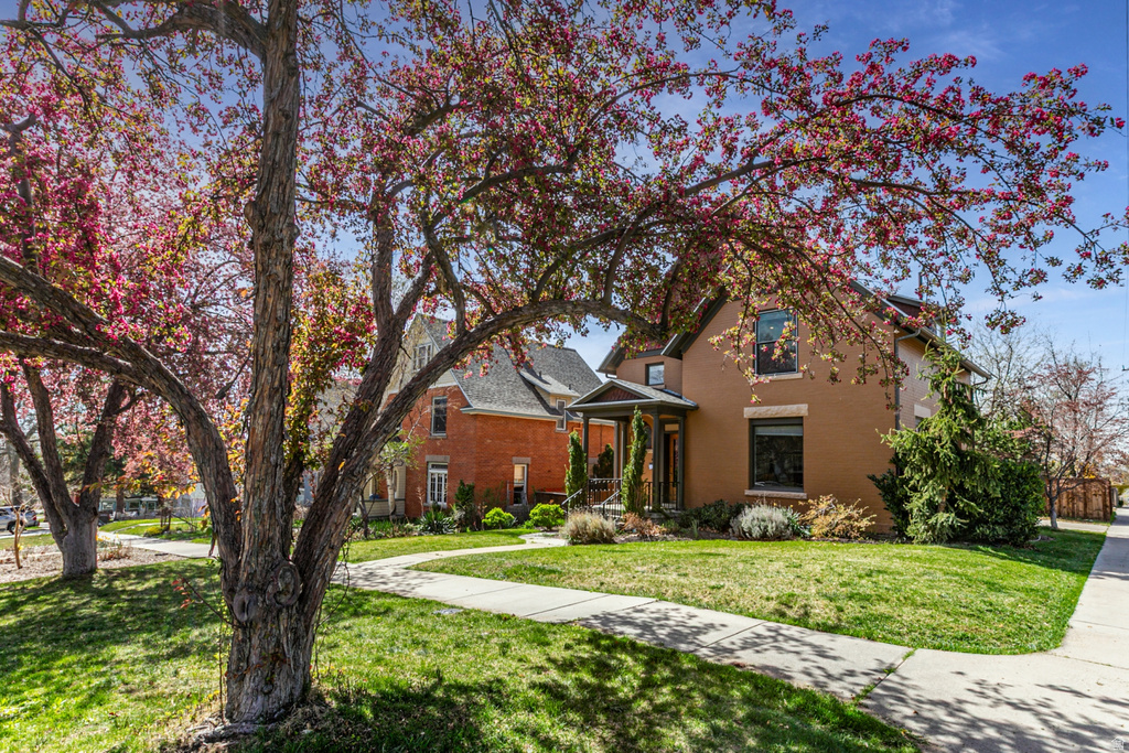 189 N R AVE Salt Lake City, UT 84103