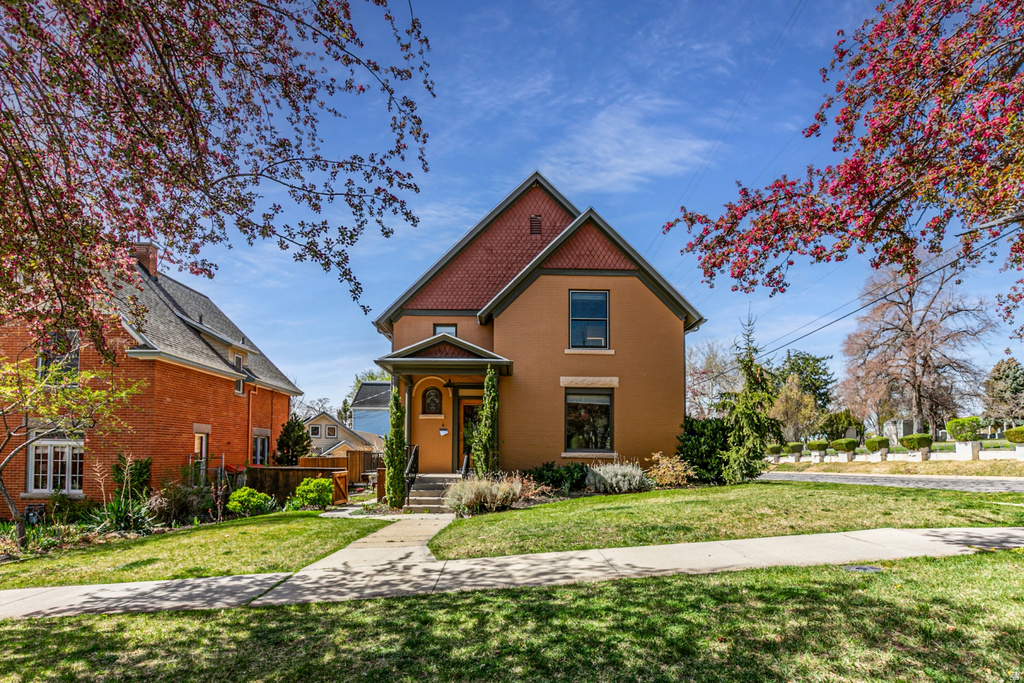 189 N R AVE Salt Lake City, UT 84103