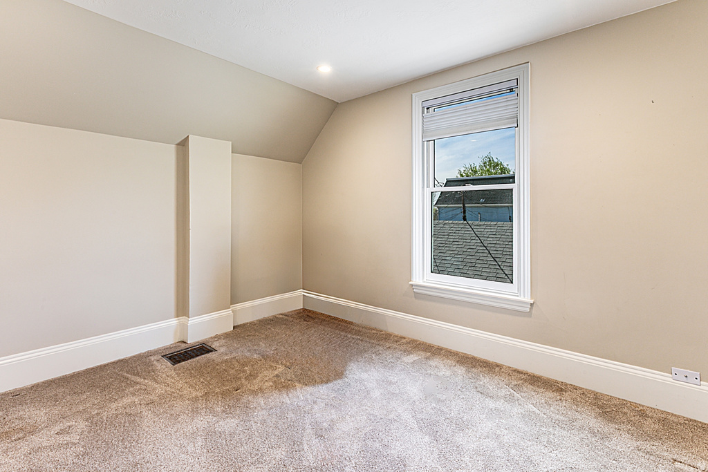 189 N R AVE Salt Lake City, UT 84103