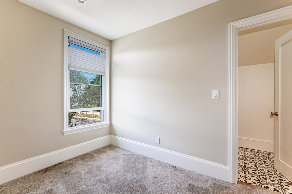 189 N R AVE Salt Lake City, UT 84103