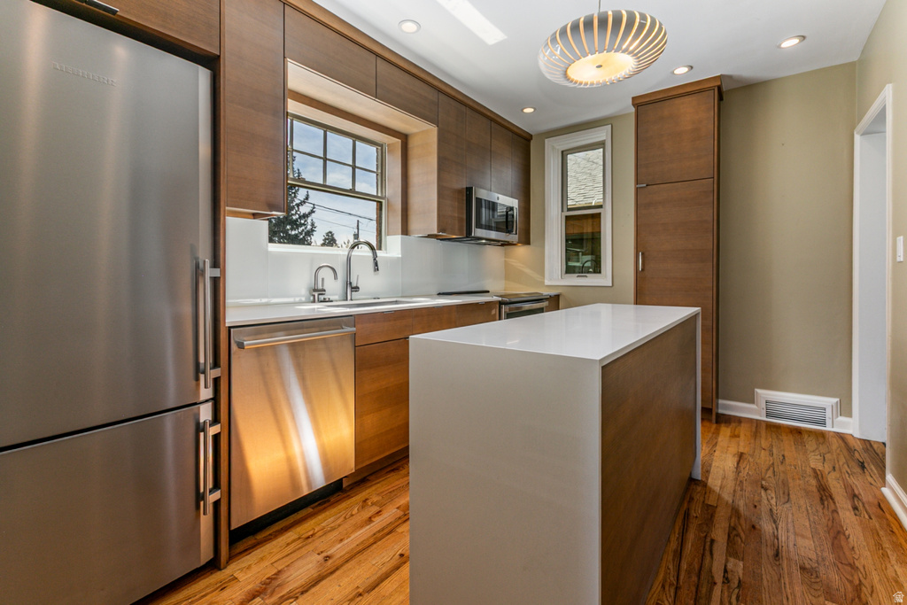 189 N R AVE Salt Lake City, UT 84103