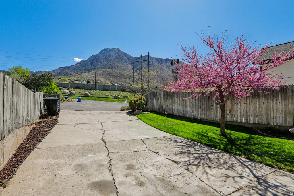 3073 E STRATTON DR Holladay, UT 84117