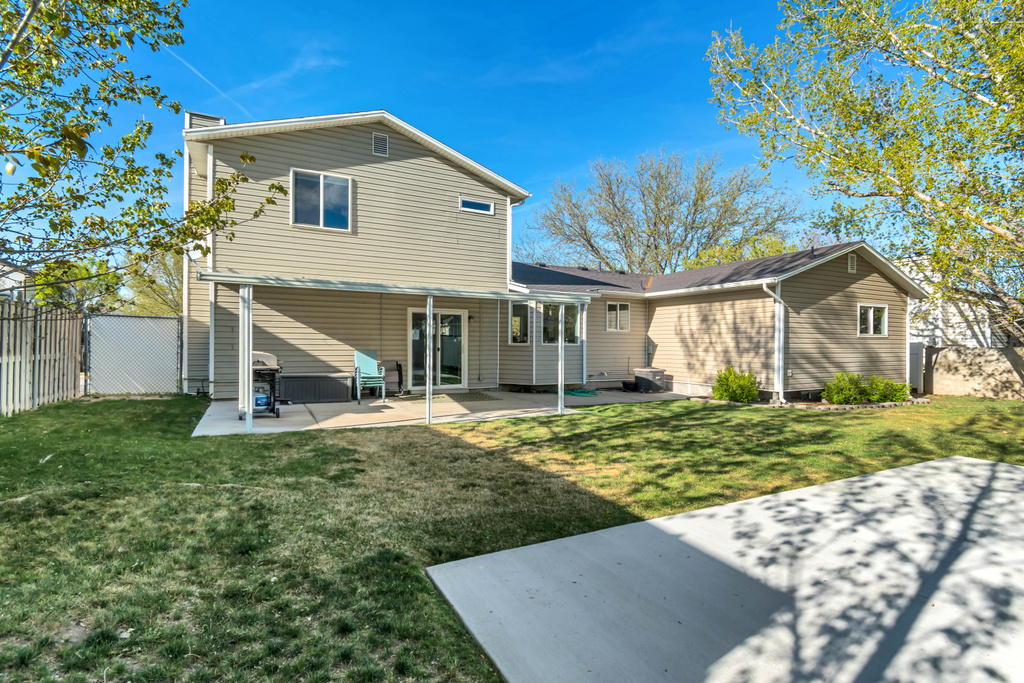 2587 SILVER CREEK DR Riverton, UT 84065